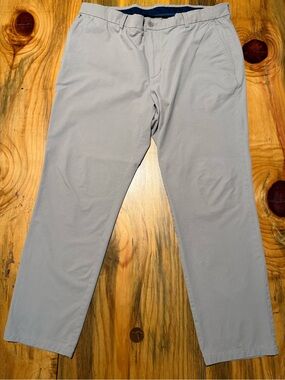 Vineyard Vines On-The-Go Tan/Beige/Khaki Men's Chino Pants, 38x30